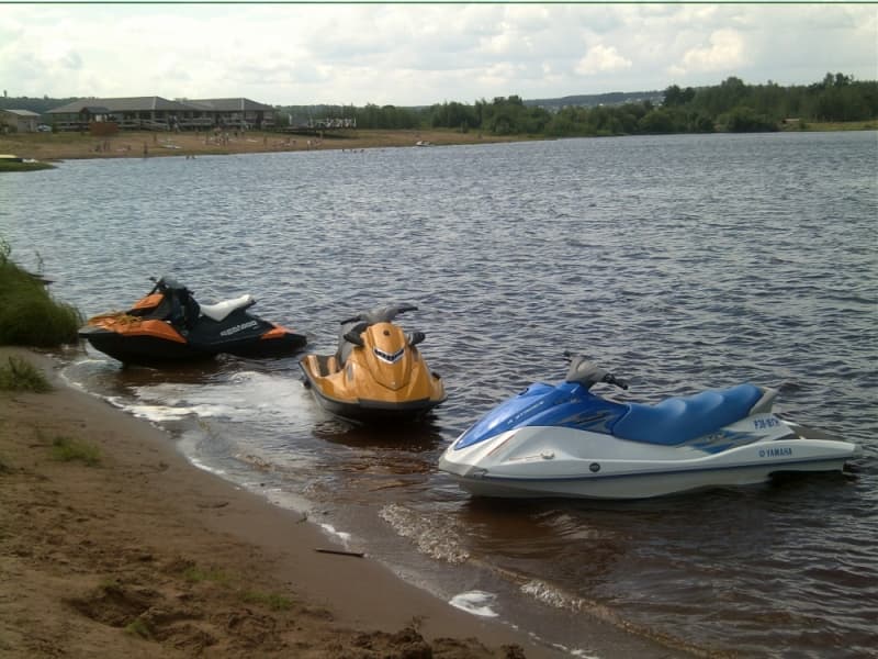 На карьерах у Гнусино поймали гидроциклистов без прав