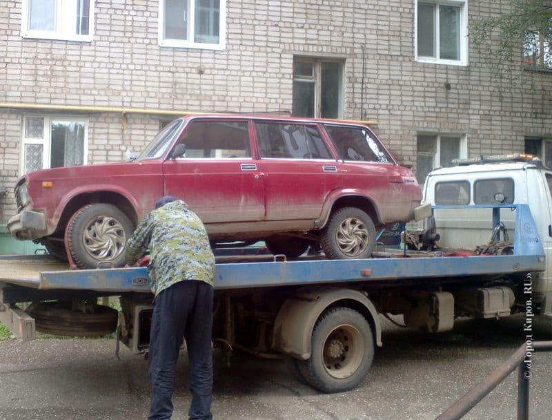 Эвакуировали машину? Мы выяснили, куда обращаться водителям