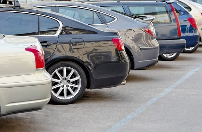 Газон вместо парковки: мэрия «раскрыла карты» о стоянке на Розы Люксембург