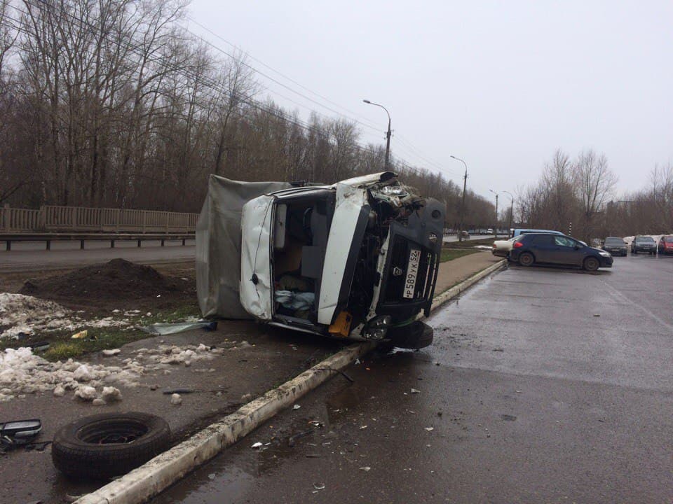 На Производственной перевернулась "ГАЗель"