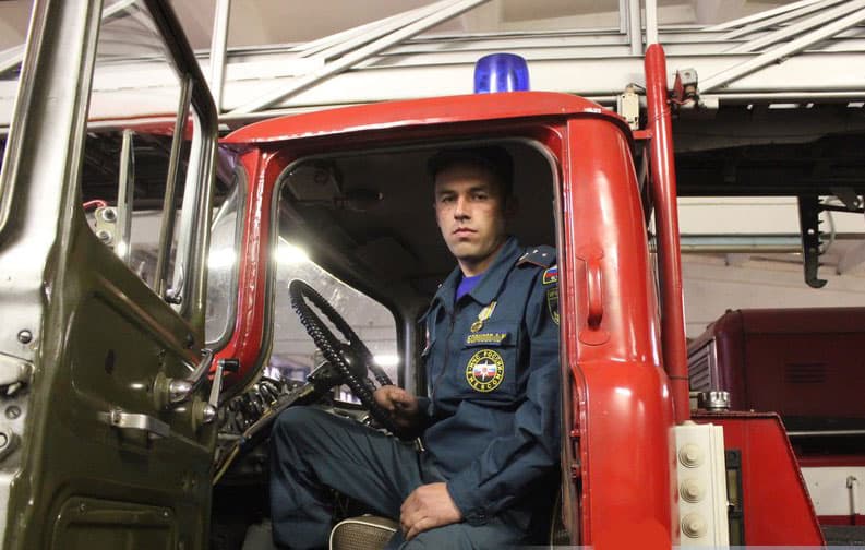 В областном ГУ МЧС набирают водителей в пожарные части