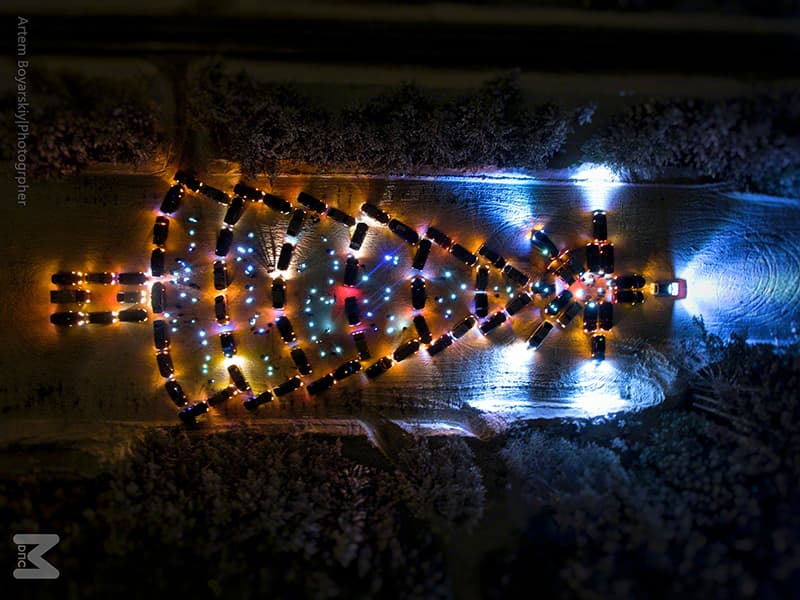 В Кирове зажглась новогодняя елка из машин