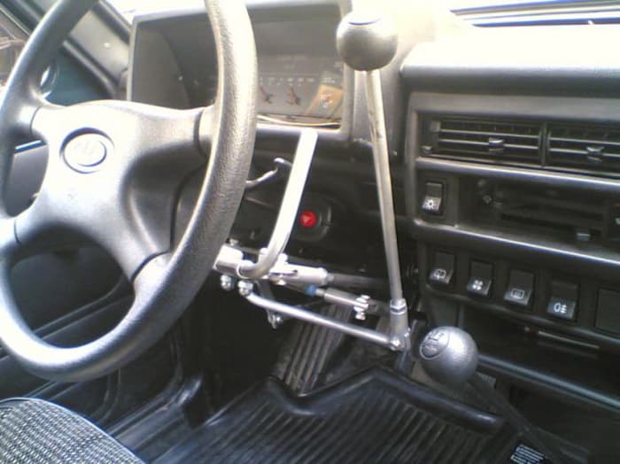 Установка ручного управления для людей с ограниченными возможностями