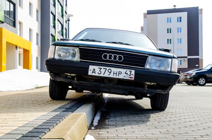 Она ещё живая: тест-драйв Audi 100 1989 года