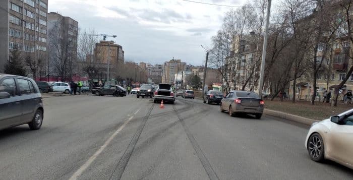 Массовую аварию на Ленина устроил пьяный водитель: есть пострадавшие