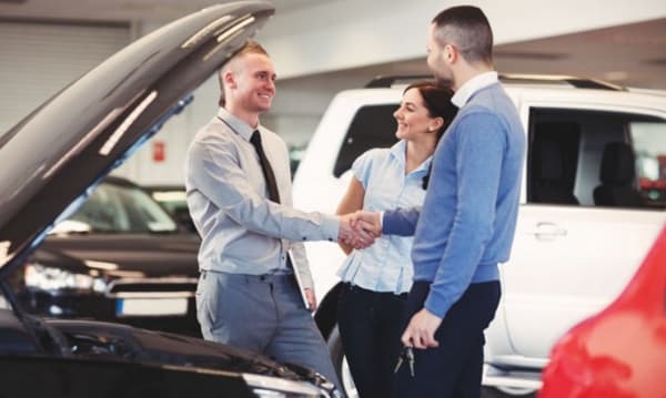 «Горячие скидки». Верить ли «уловкам» автосалонов?