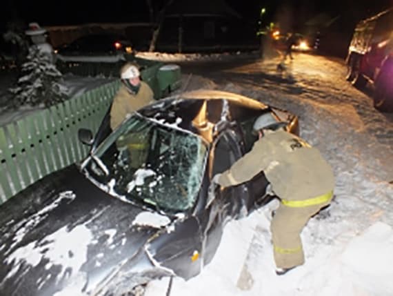 В Котельниче вылетела в кювет Mazda