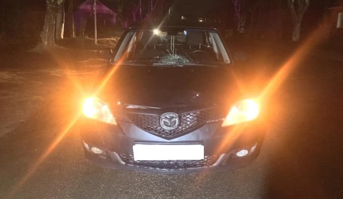 В Кировской области за сутки под колеса автомобилей попали женщина и ребёнок