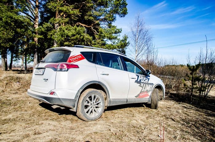 Tест-драйв Toyota Rav4 2018: семейный и молодёжный самурай