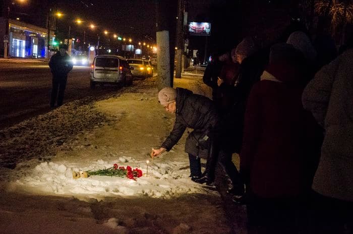 Кировчане пришли почтить память погибшей в ДТП 10-летней девочки