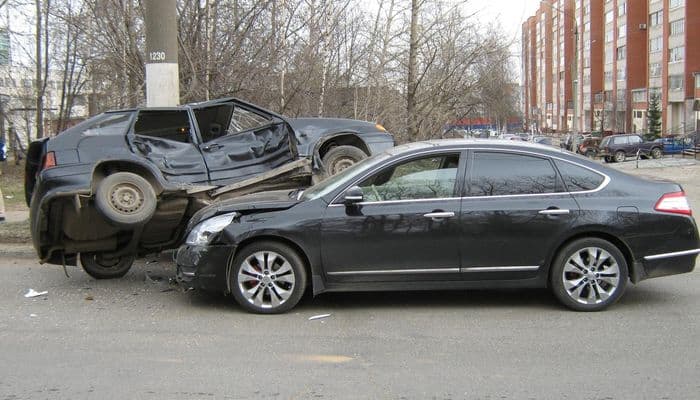 Водитель «четырнадцатой» не уступил дорогу «Ниссану», за что и поплатился