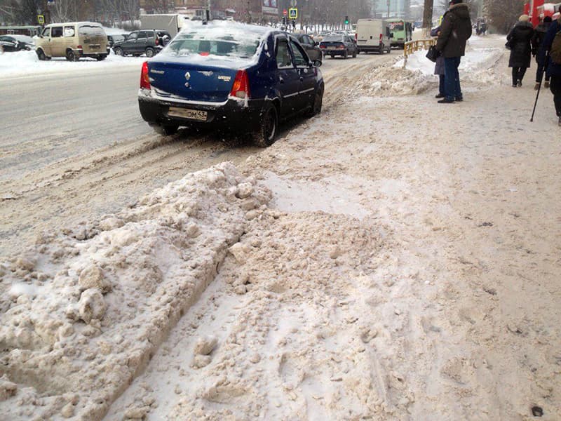 Прошедший снегопад в Кирове способствует мелким авариям