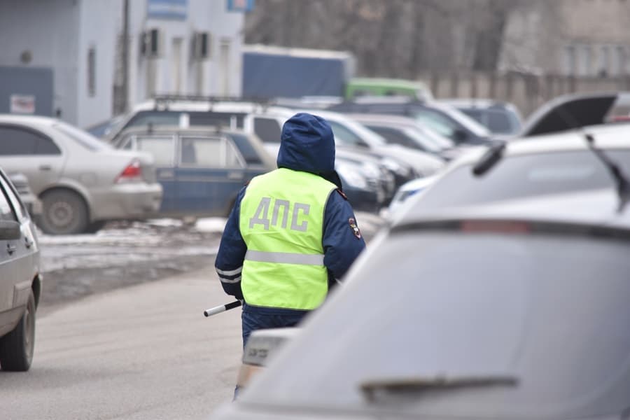 Инспекторам ГАИ разъяснили, как наказывать за просрочку постановки авто на учет