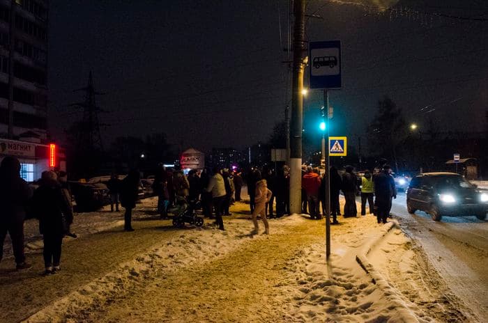 Кировчане пришли почтить память погибшей в ДТП 10-летней девочки