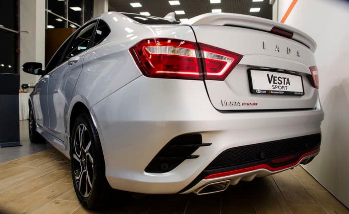 В Кирове состоялось торжественное открытие обновленного дилерского центра LADA