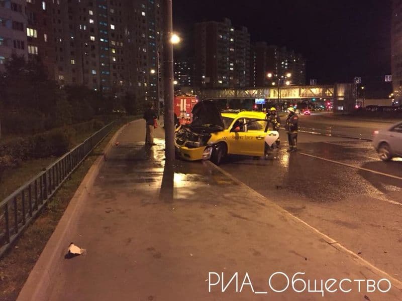 В Москве загорелось такси: водитель работал без отдыха 7 дней подряд