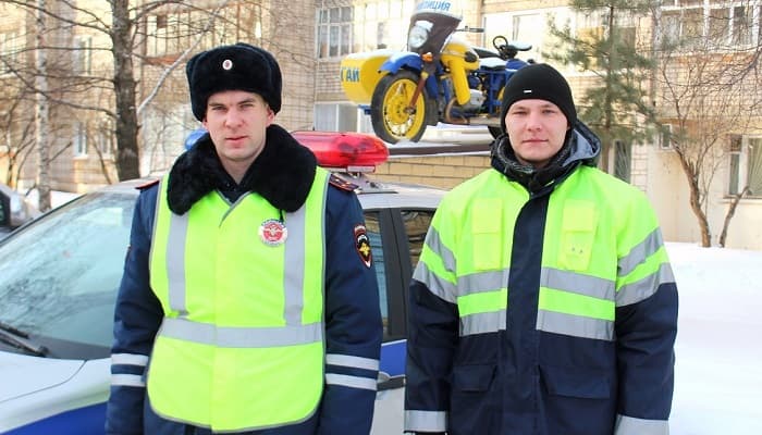 Вятскополянские ДПСники спасли замерзающего на трассе мужчину