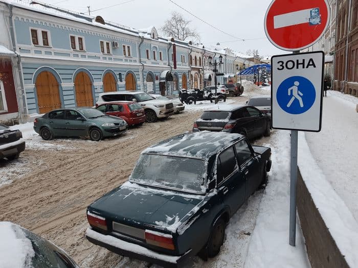 Беспредел на Спасской: “Хоть два “кирпича” ставь - ничего не поменяется”