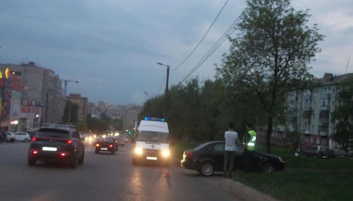 В Кирове мужчина на Chevrolet Lacetti сбил велосипедиста