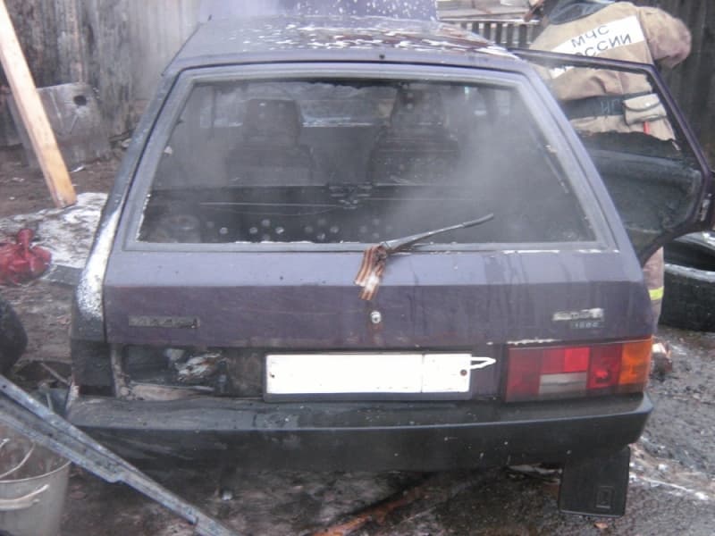 На улице Ломоносова сгорел ВАЗ-2109