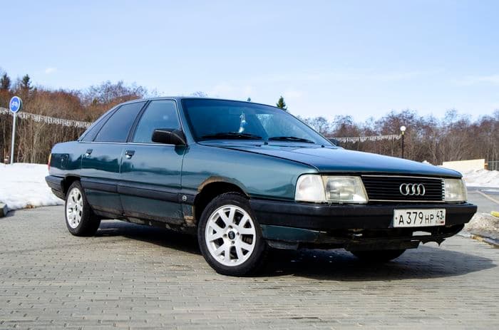 Она ещё живая: тест-драйв Audi 100 1989 года