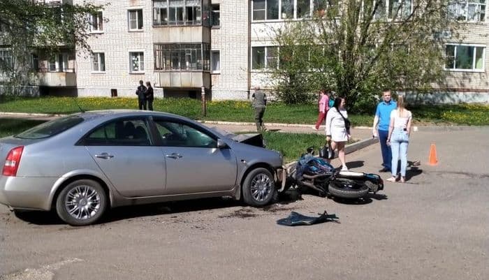 В Кирово-Чепецке легковушка столкнулась с мотоциклом: мотоциклист погиб