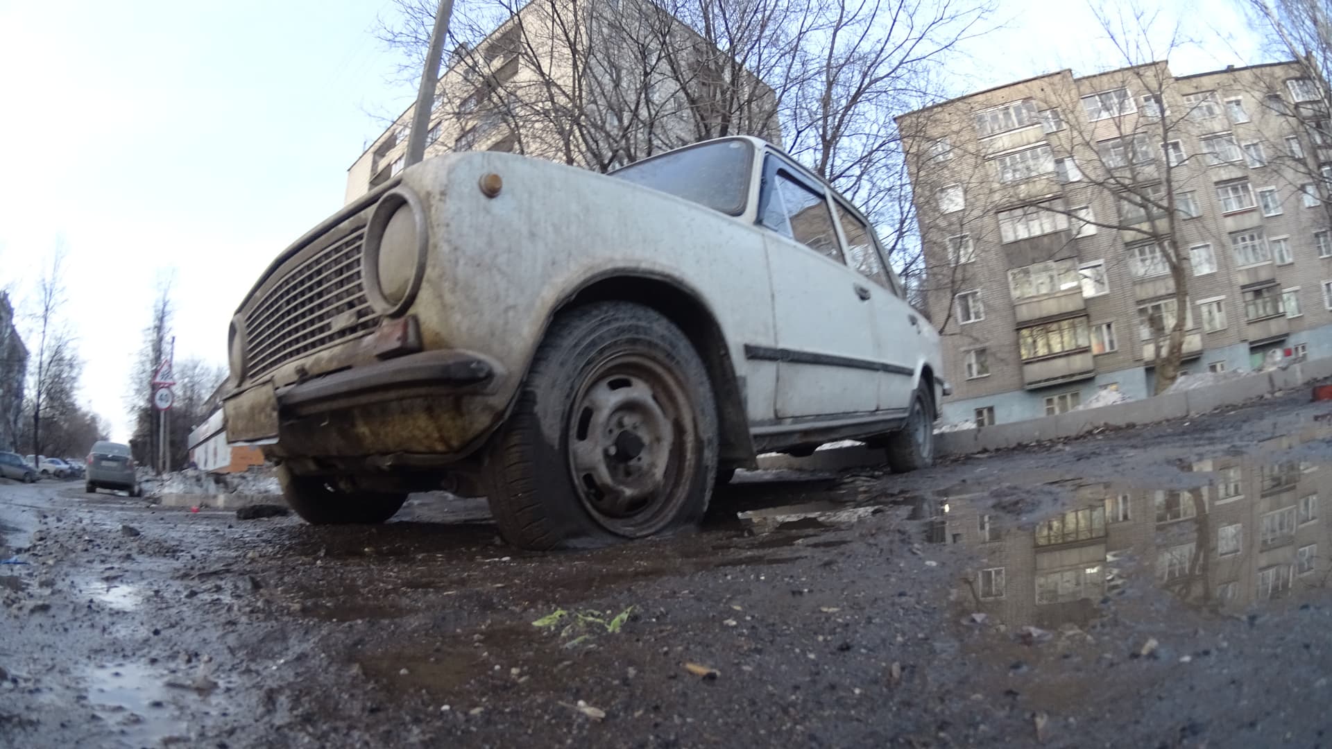 Машина не роскошь! Ан нет, роскошь