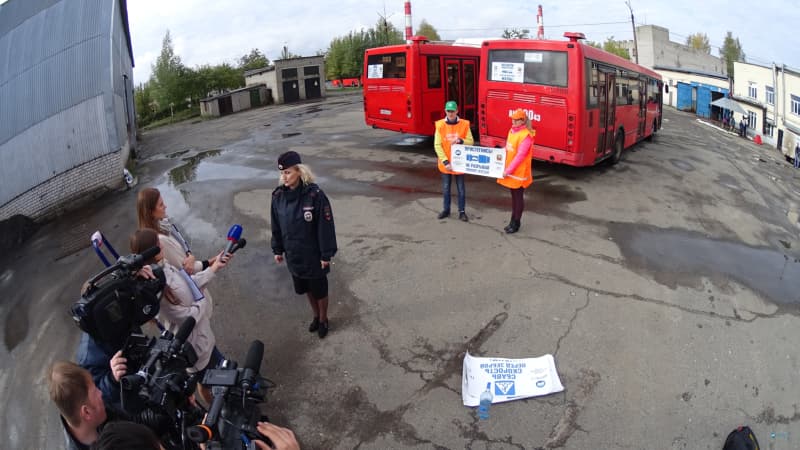 Смотри на автобус и вспоминай ПДД