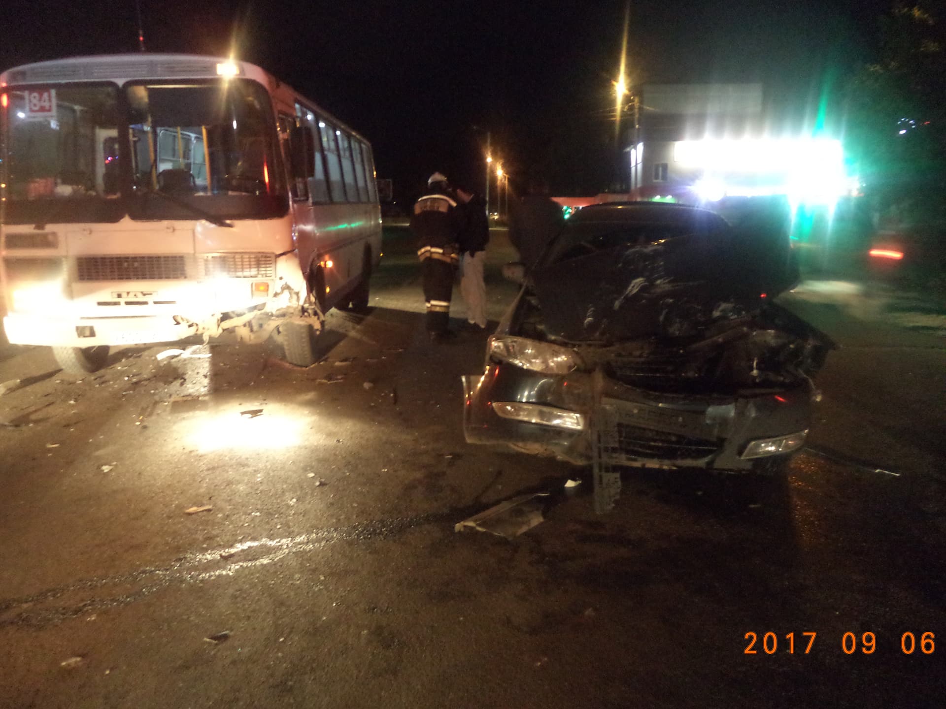 На Ульяновской Nissan не пропустил автобус