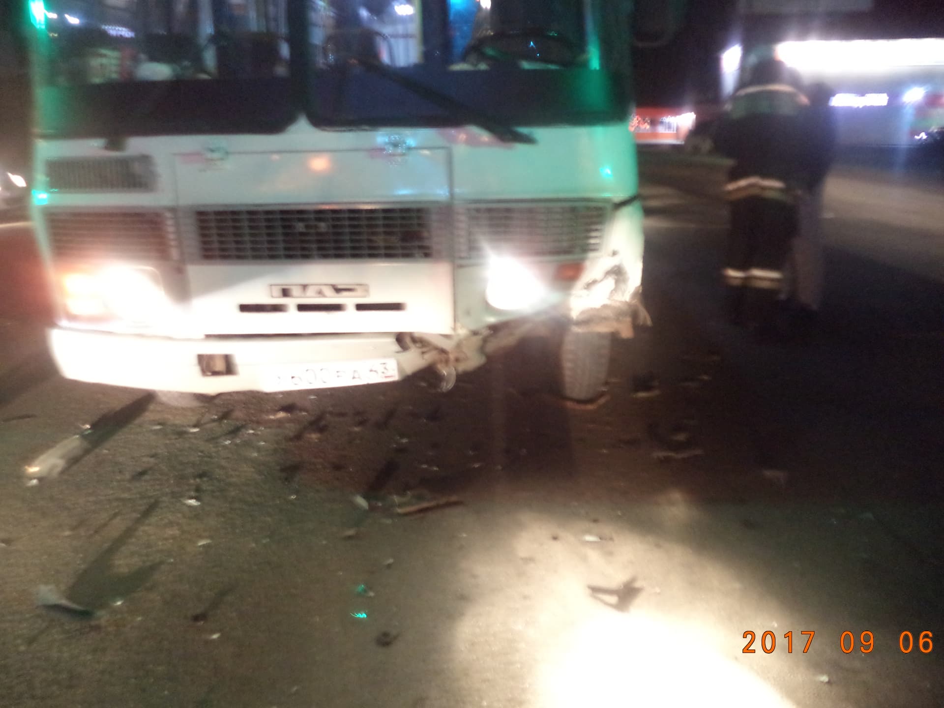 На Ульяновской Nissan не пропустил автобус