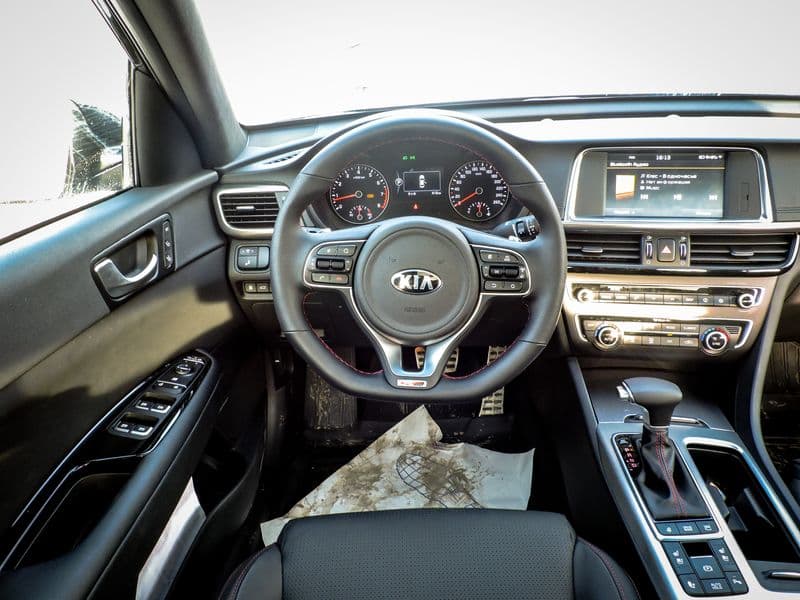 Тест-драйв Kia Optima: забудь про её страшных подруг