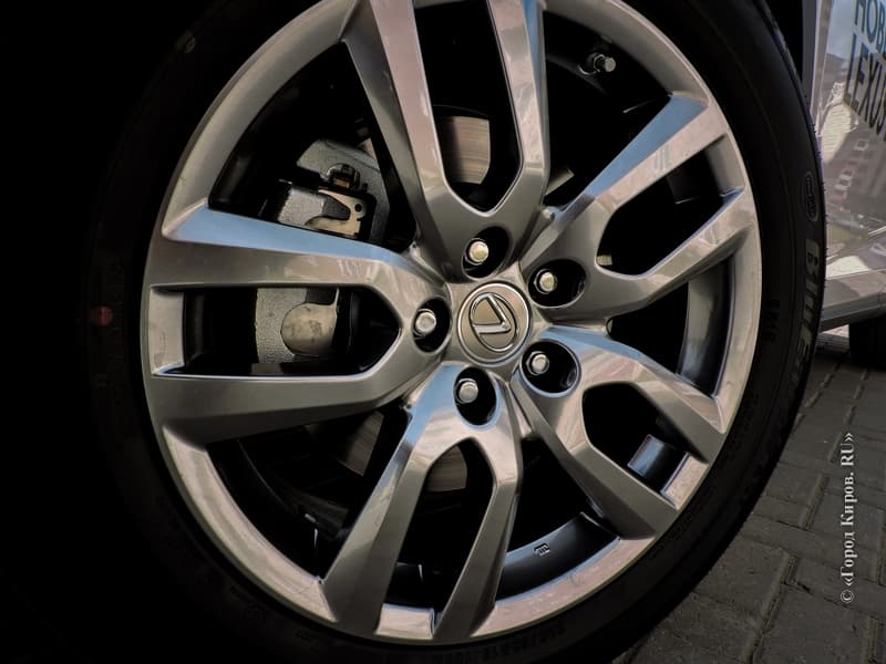 Тест-драйв Lexus NX: гражданский космолет в городских джунглях