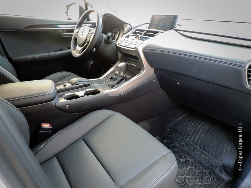 Тест-драйв Lexus NX: гражданский космолет в городских джунглях