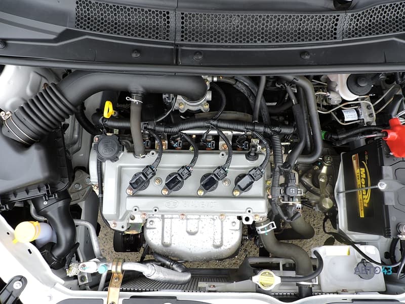 Тест-драйв FAW V5 против Lada Granta: бой в супер легком весе