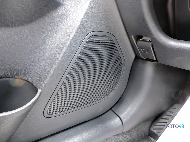 Тест-драйв FAW V5 против Lada Granta: бой в супер легком весе