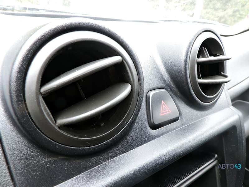 Тест-драйв FAW V5 против Lada Granta: бой в супер легком весе