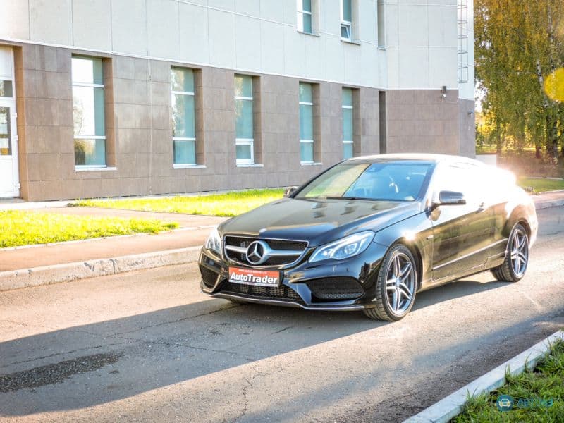 Тест-драйв Mercedes E200 Coupe: без внимания не останешься