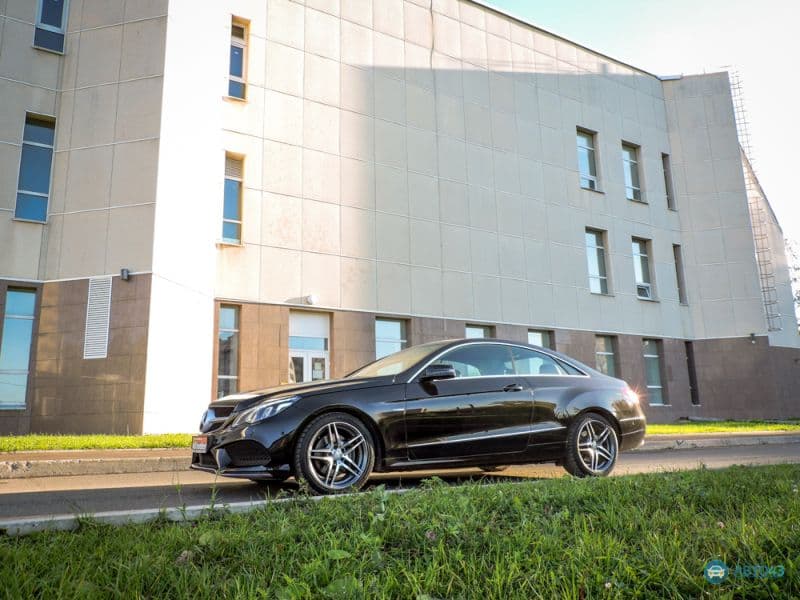 Тест-драйв Mercedes E200 Coupe: без внимания не останешься