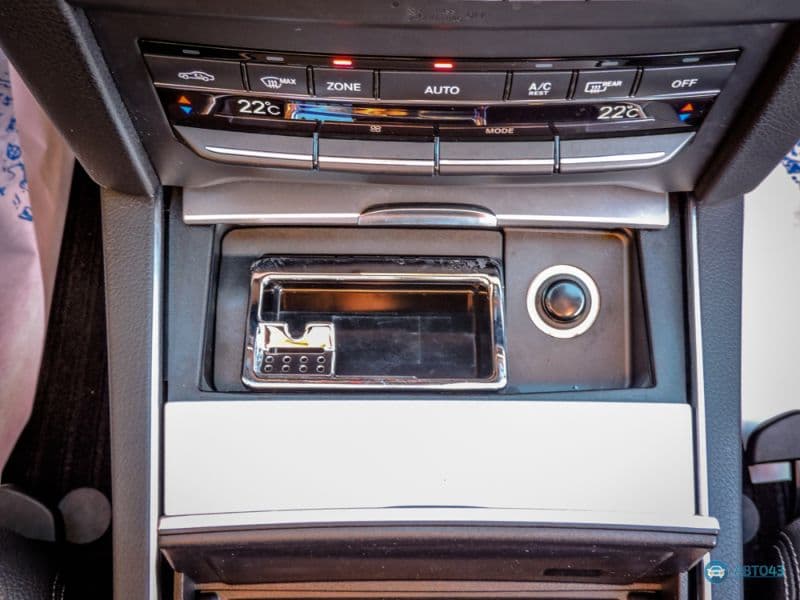 Тест-драйв Mercedes E200 Coupe: без внимания не останешься