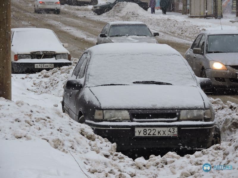Около 300 автовладельцев помешали расчистке дорог