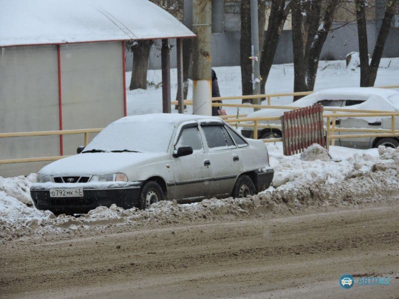 Около 300 автовладельцев помешали расчистке дорог