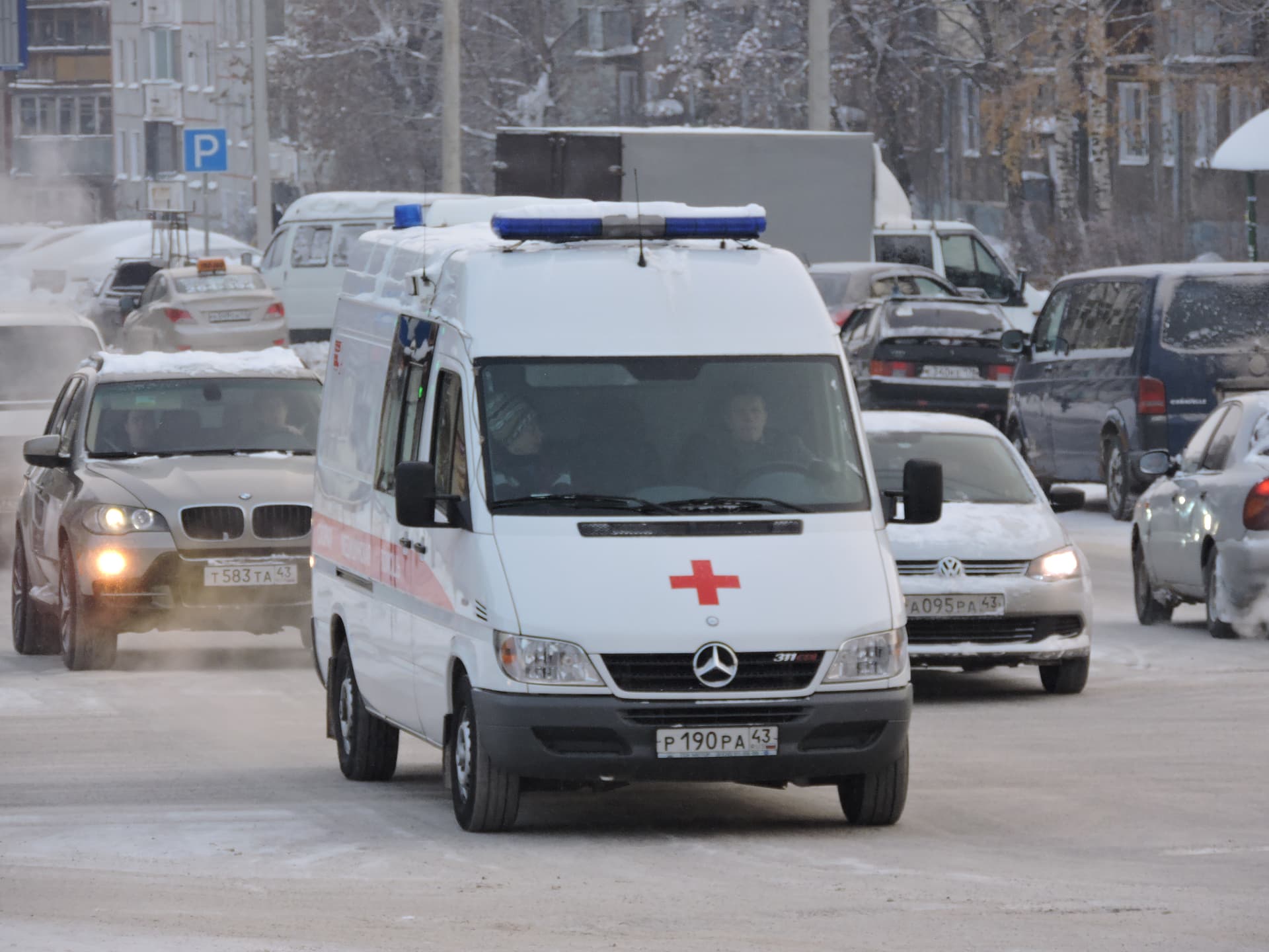 За непропуск "скорой" - лишение прав
