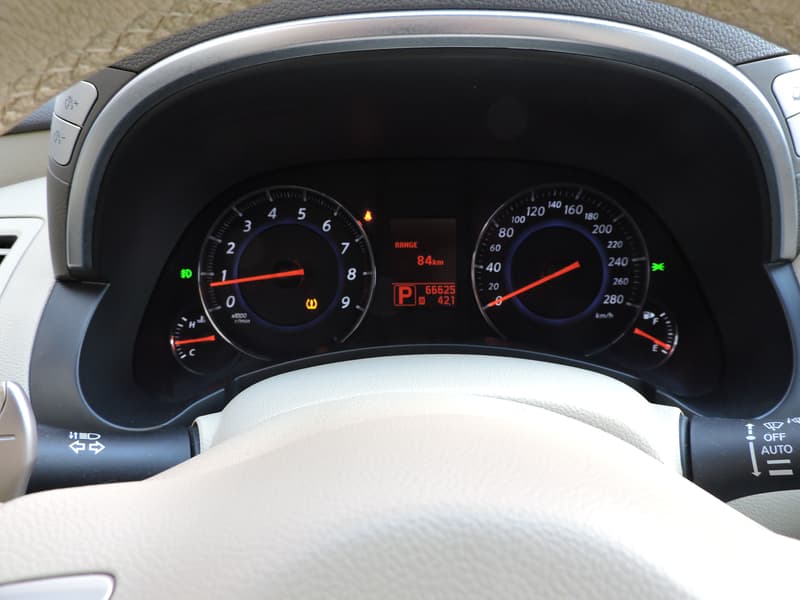 Тест-драйв Infiniti FX 37: искра, буря, безумие