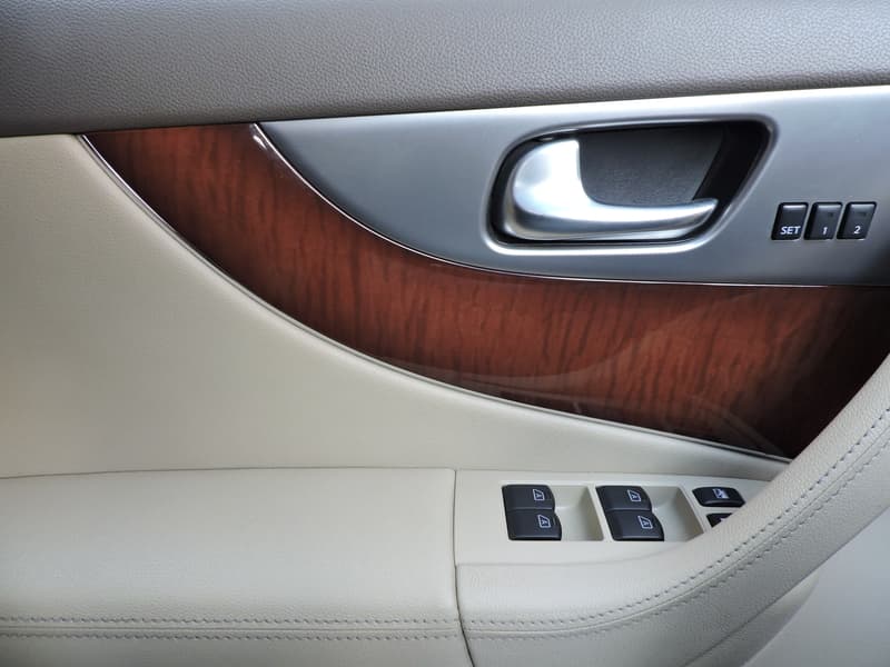 Тест-драйв Infiniti FX 37: искра, буря, безумие