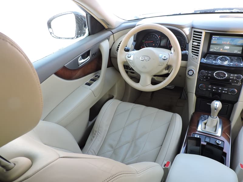 Тест-драйв Infiniti FX 37: искра, буря, безумие