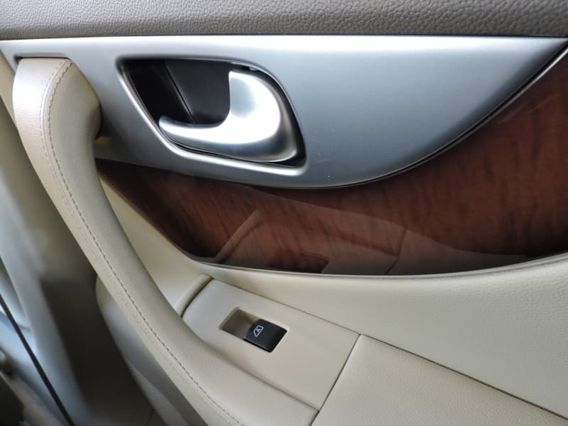 Тест-драйв Infiniti FX 37: искра, буря, безумие