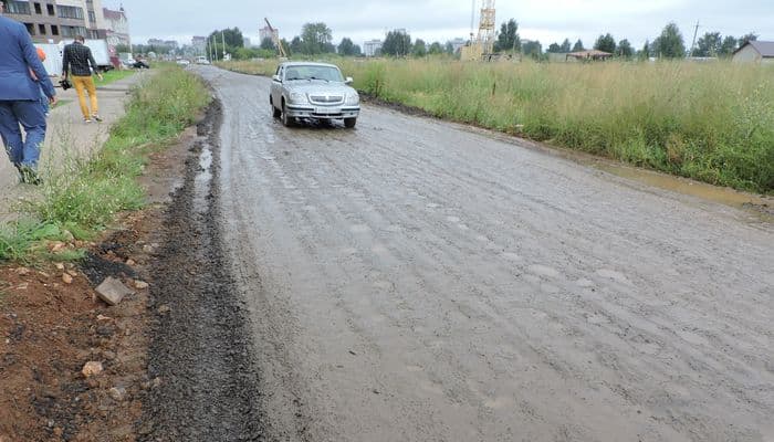 Улицу Капитана Дорофеева в Кирове начали асфальтировать
