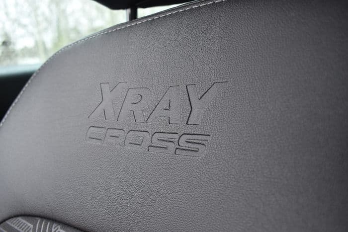 LADA XRAY CROSS: 215 мм счастья - это к нему
