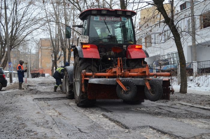 В администрации города рассказали, на каких улицах Кирова залатают ямы