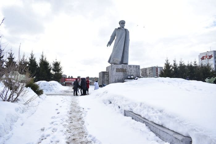 «Пока власти не реагируют». Мама погибшей в ДТП девочки рассказала о сборе подписей